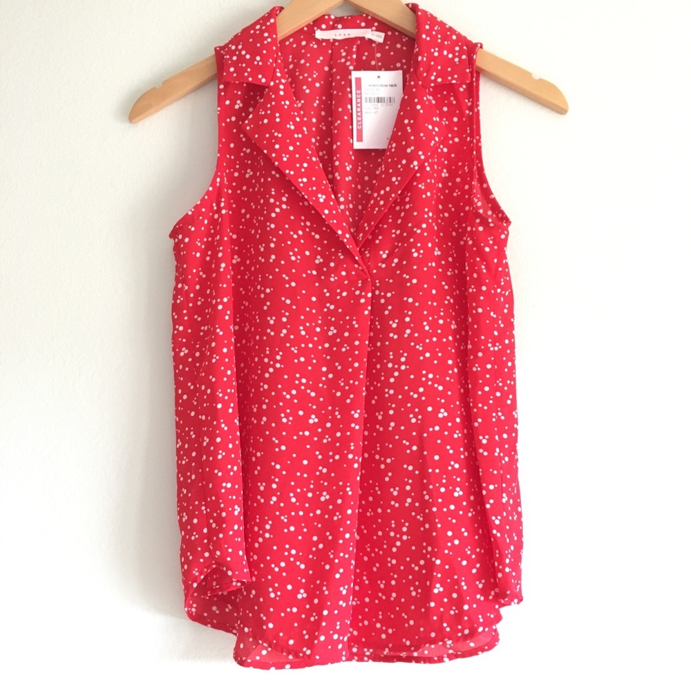 🌸Lush sleeveless red dot top🌸